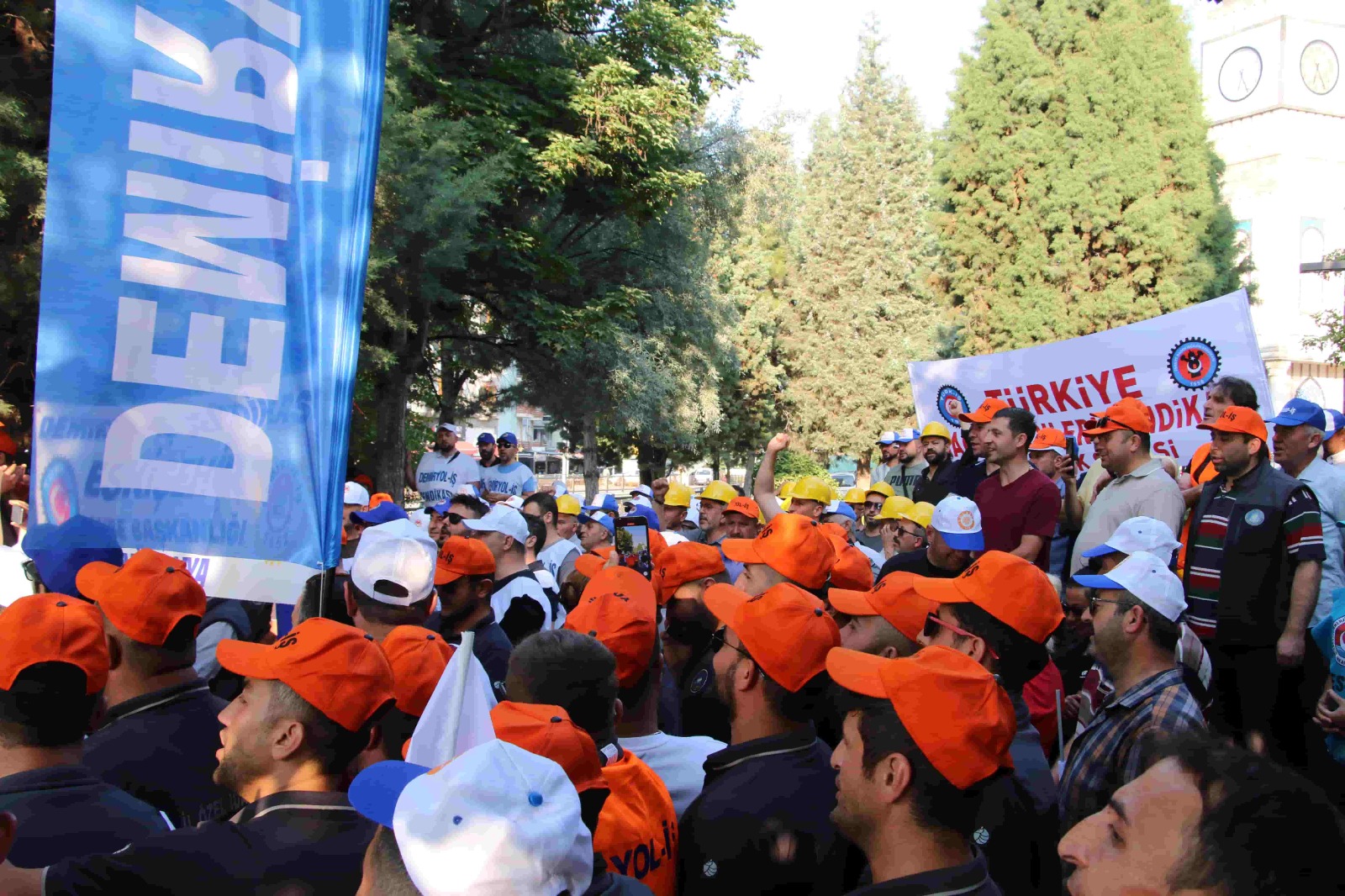 Kütahya’da Kamu Işçilerinden Maaş Eylemi1