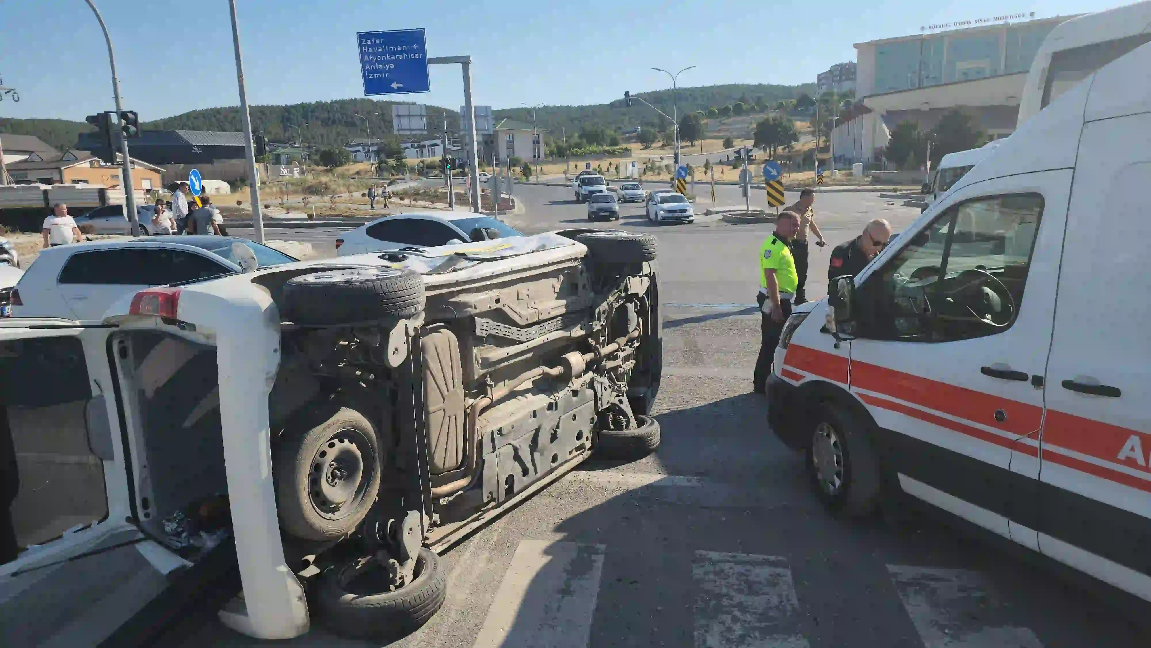 Kütahya’da Kavşakta Iki Araç Çarpıştı, 1 Yaralı 1