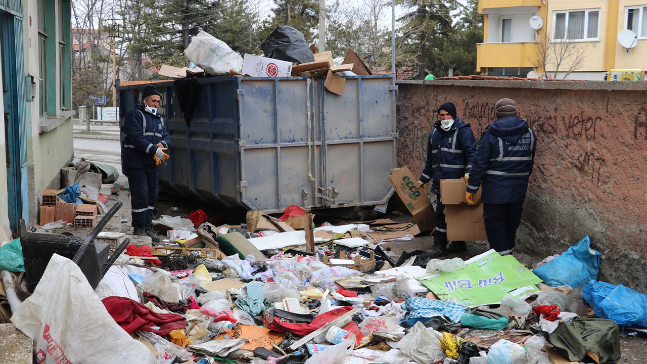 Kütahya'da Kötü Koku Geliyor Ihbarı Polisi Alarma Geçirdi3