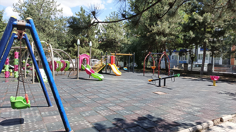 Kütahya’da Mahallelerde Parklar Yıkandı, Temizlendi (3)