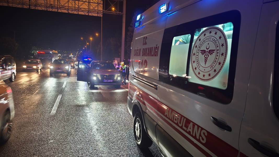 Kütahya’da Motosiklet Otomobile Arkadan Çarptı, 1 Yaralı (1)-1