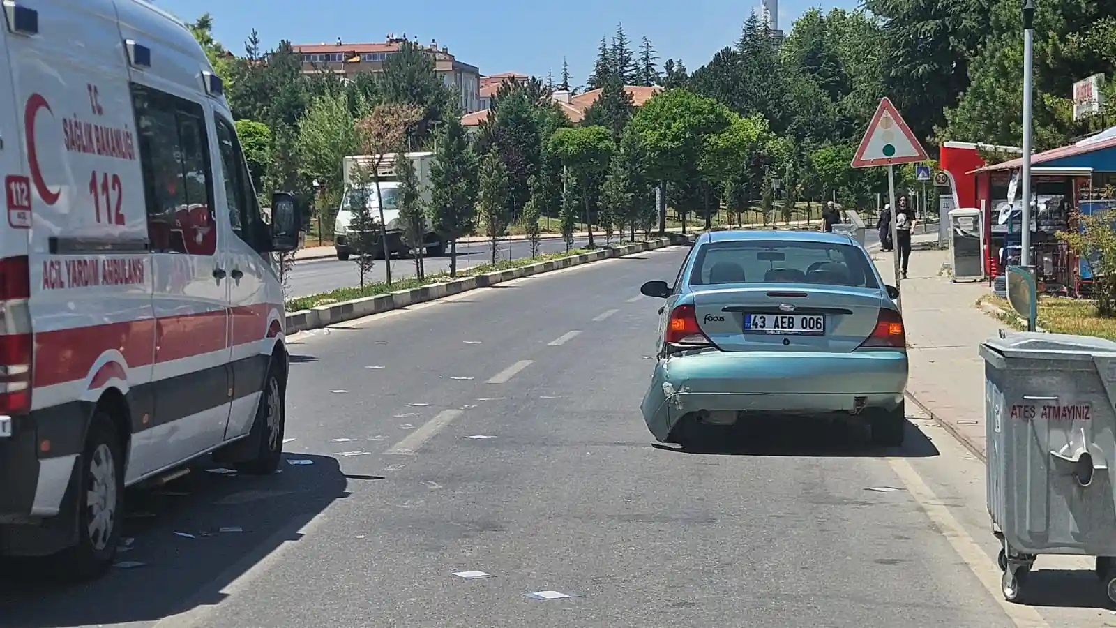 Kütahya’da Motosiklet Park Halindeki Otomobile Çarptı