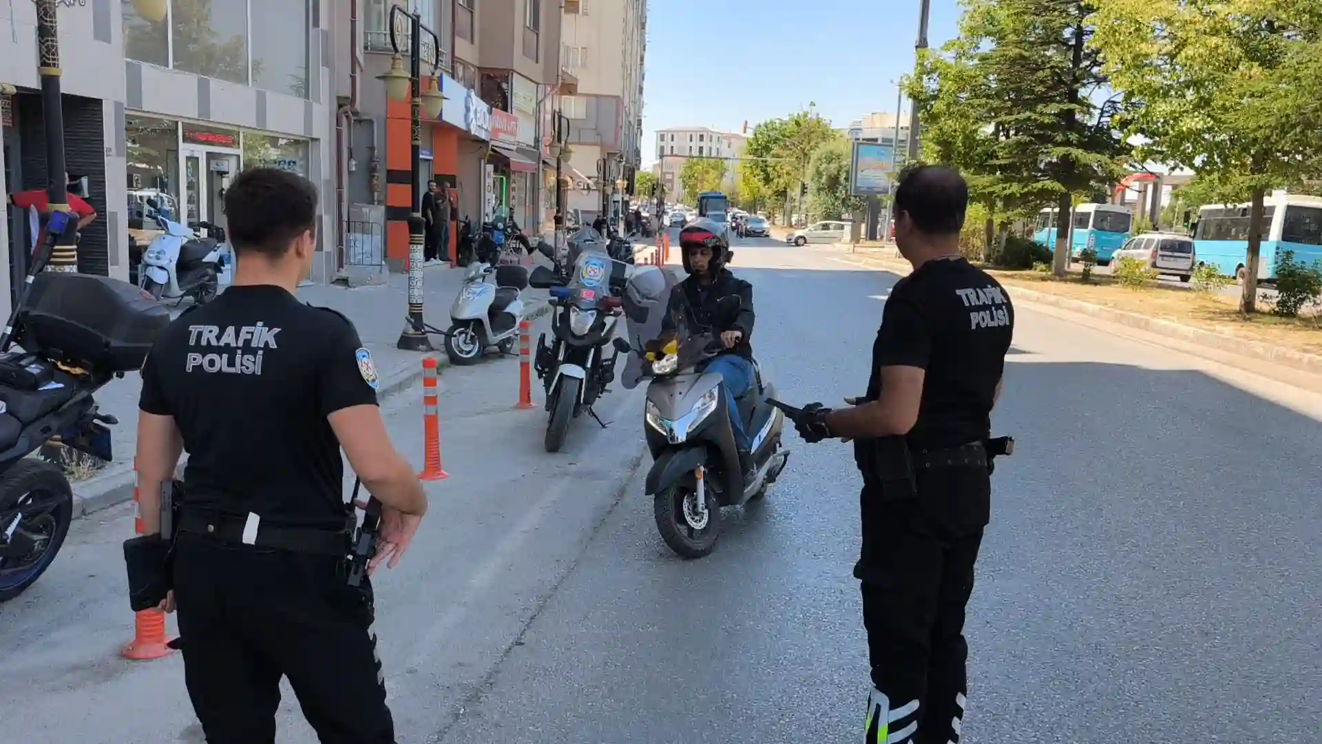 Kütahya’da Motosiklet Sürücülerine Denetim Sürüyor