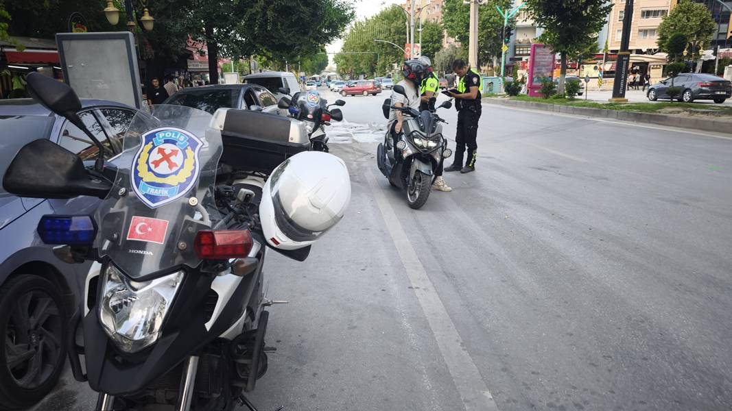 Kütahya’da Motosiklet Sürücülerine Yönelik Trafik Denetimi Yapıldı (5)