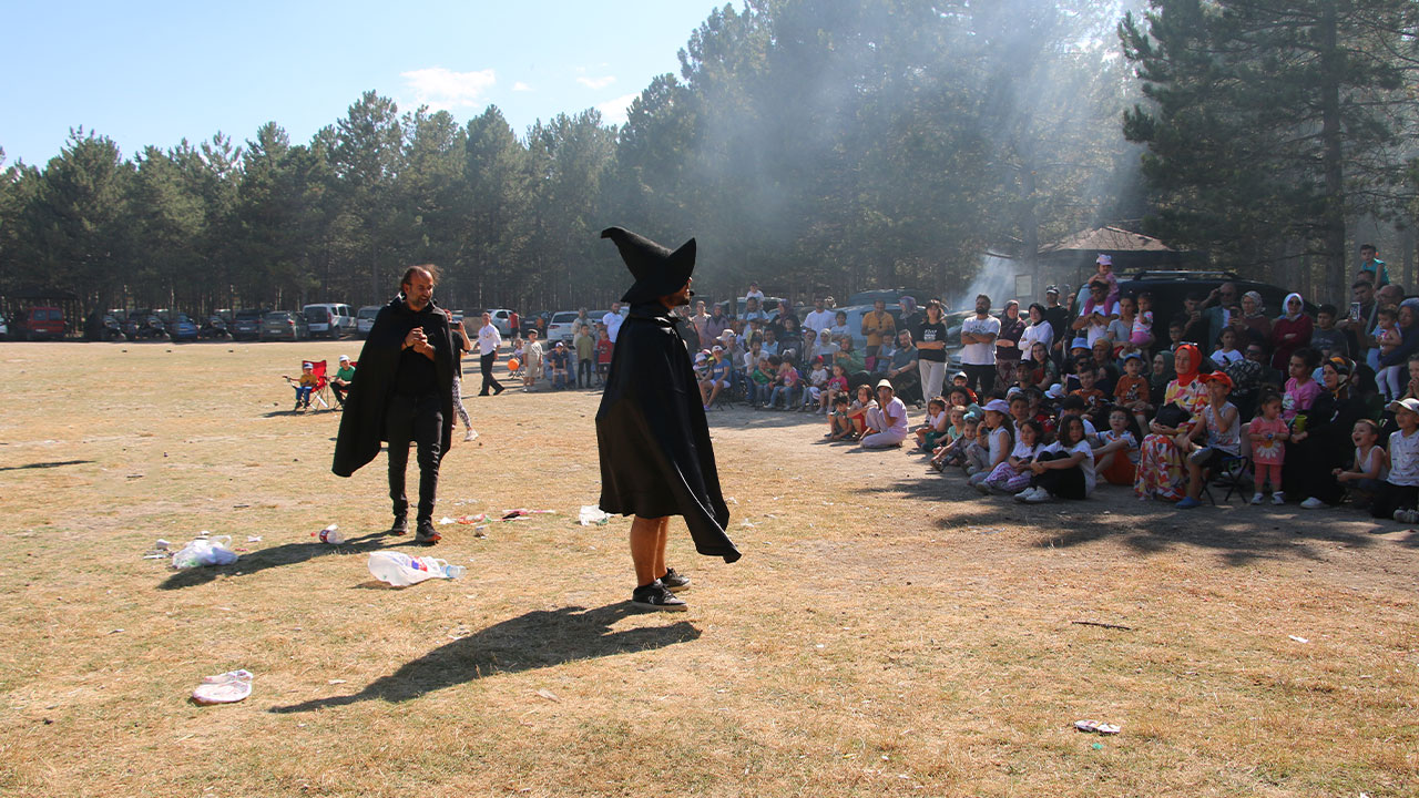 Kütahya’da Orman Yangınlarına Tiyatro Ile Dikkat Çektiler2