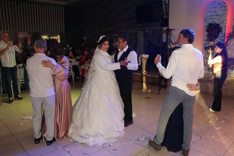 Kütahya'da Otizmli Genç Kız Için Temsili Düğün Yapıldı (2)