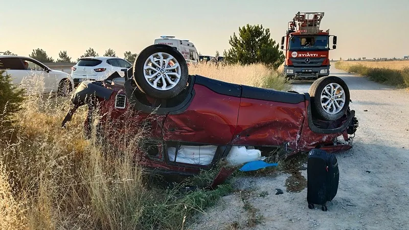 Kütahya’da Otomobil Takla Attı, Yaralılar Var 1
