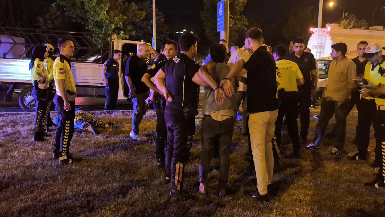 Kütahya’da Polisin Dur Ihtarına Uymayarak Kaçan Şüpheliler Yakalandı4