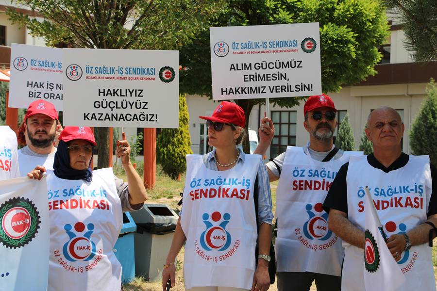 Kütahya’da Sağlık Çalışanlarından “Zam” Eylemi (1)