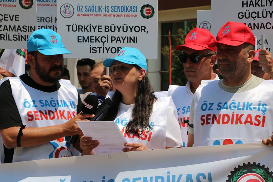 Kütahya’da Sağlık Çalışanlarından “Zam” Eylemi (2)