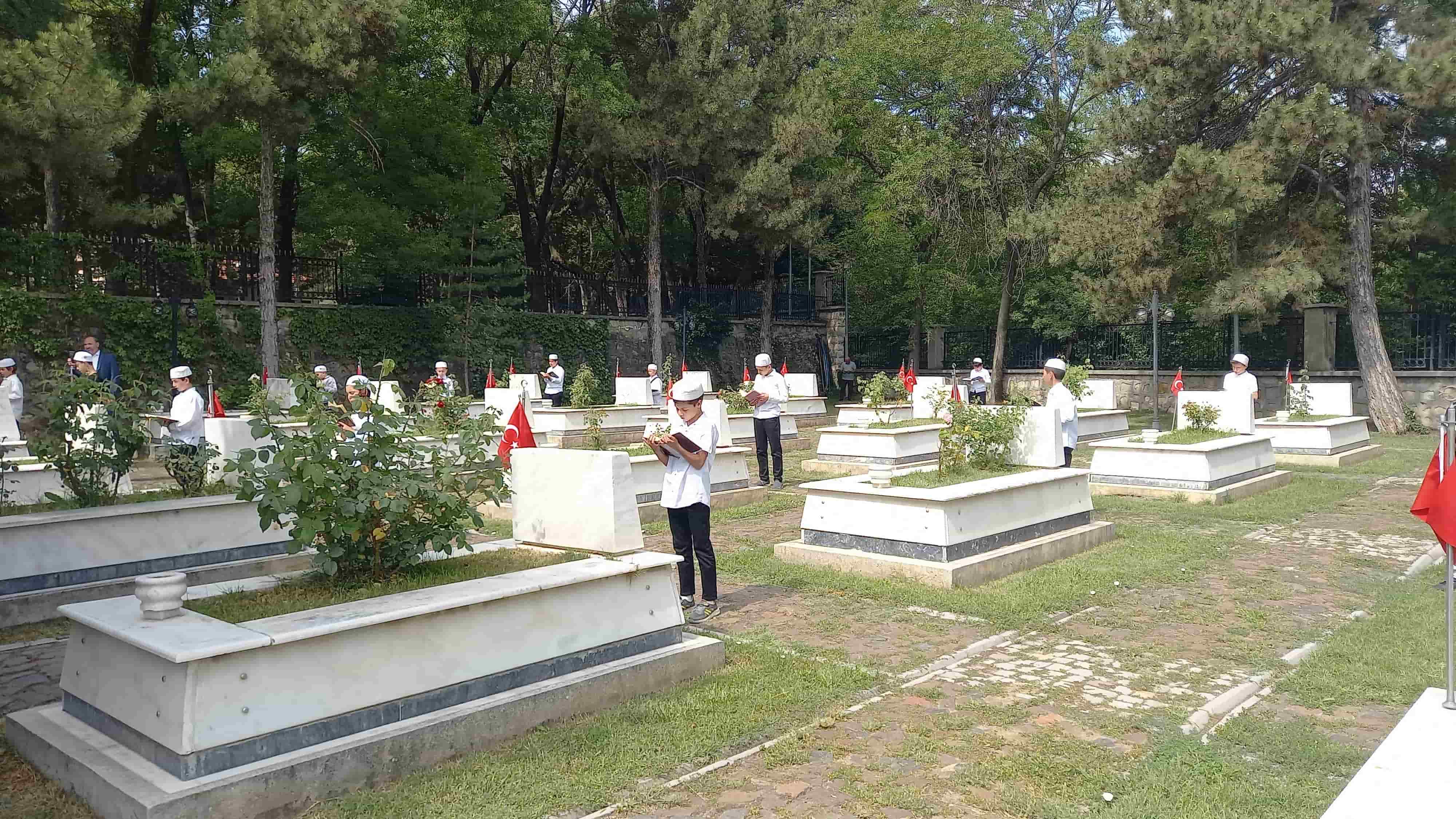 Kütahya’da Şehitler Unutulmadı, Dualar Edildi 4