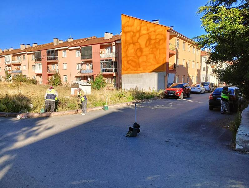 Kütahya’da Temizlik Ekipleri Mahalleleri Baştan Sona Temizliyor (1)