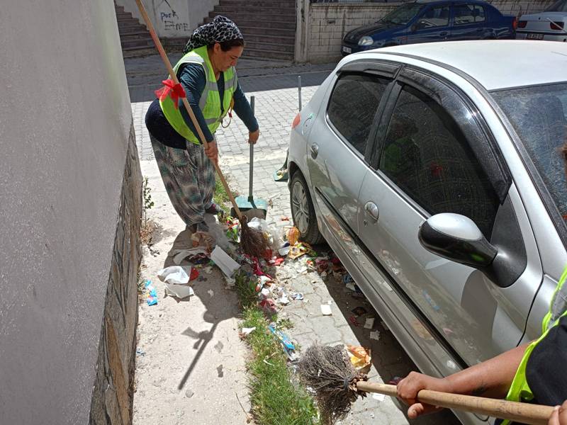 Kütahya’da Temizlik Ekipleri Mahalleleri Baştan Sona Temizliyor (3)