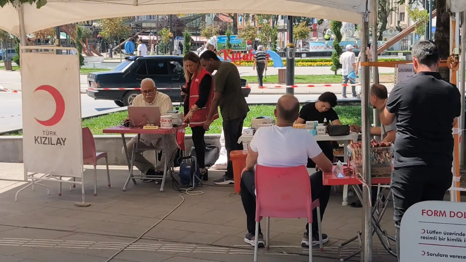 Kütahya’da Türk Kızılay’ın Kampanyasına Yoğun Ilgi2