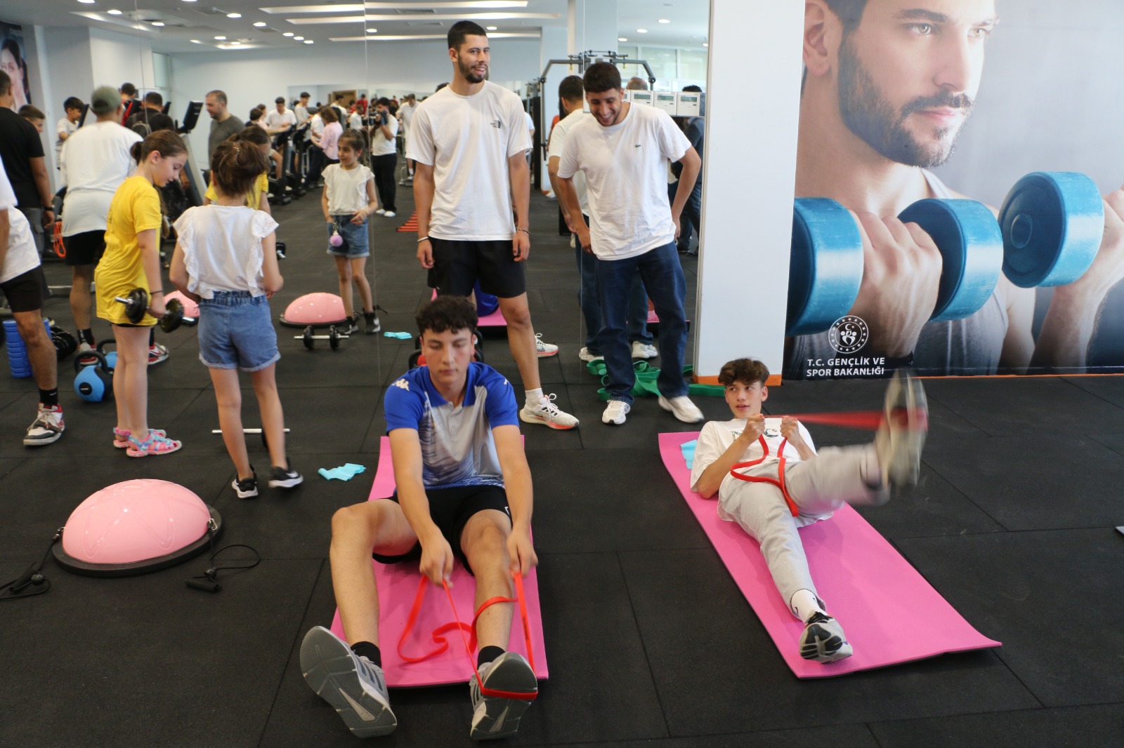 Kütahya’da Ücretsiz Fitness Salonu Hizmete Açıldı 1