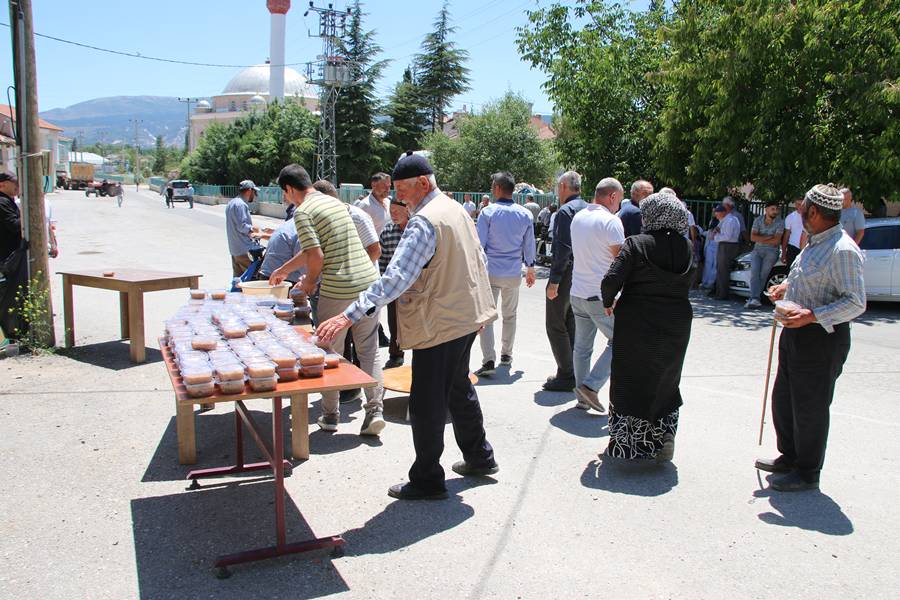 Kütahya’da Yaklaşık 2 Bin Kişi Yağmur Duasında Buluştu (1)