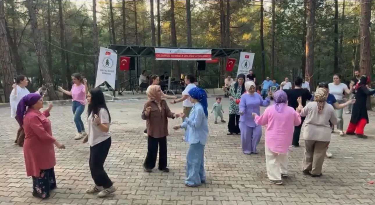 Mehmet Yiğit, İstanbul’da Düzenlenen Ortacı Köyü Şenliği’nde Simav Kültürünü Yaşattı (2)