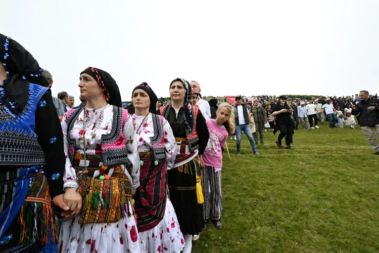 Çepni Kültürünün Simgesi Ağasar Elbiseleri Festivallerde Göz Kamaştırıyor (2)
