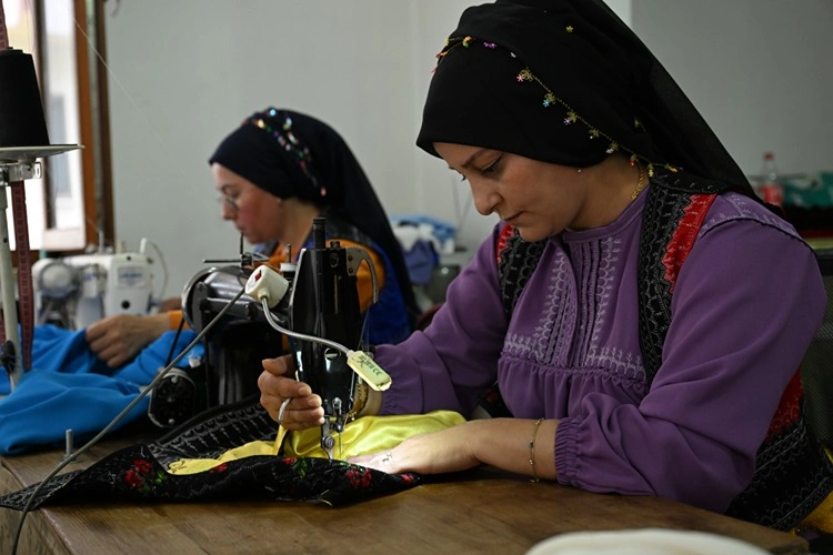 Çepni Kültürünün Simgesi Ağasar Elbiseleri Festivallerde Göz Kamaştırıyor (4)