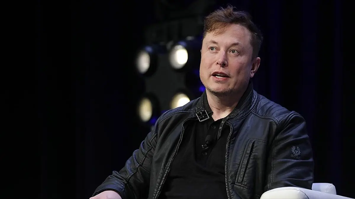 Elon Musk, Amerikan Partisi Planını Askıya Aldı