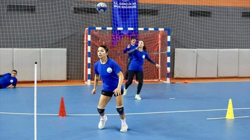 Genç Hentbolcu Işitme Engellileri Antrenörlüğüyle Destekliyor (3)