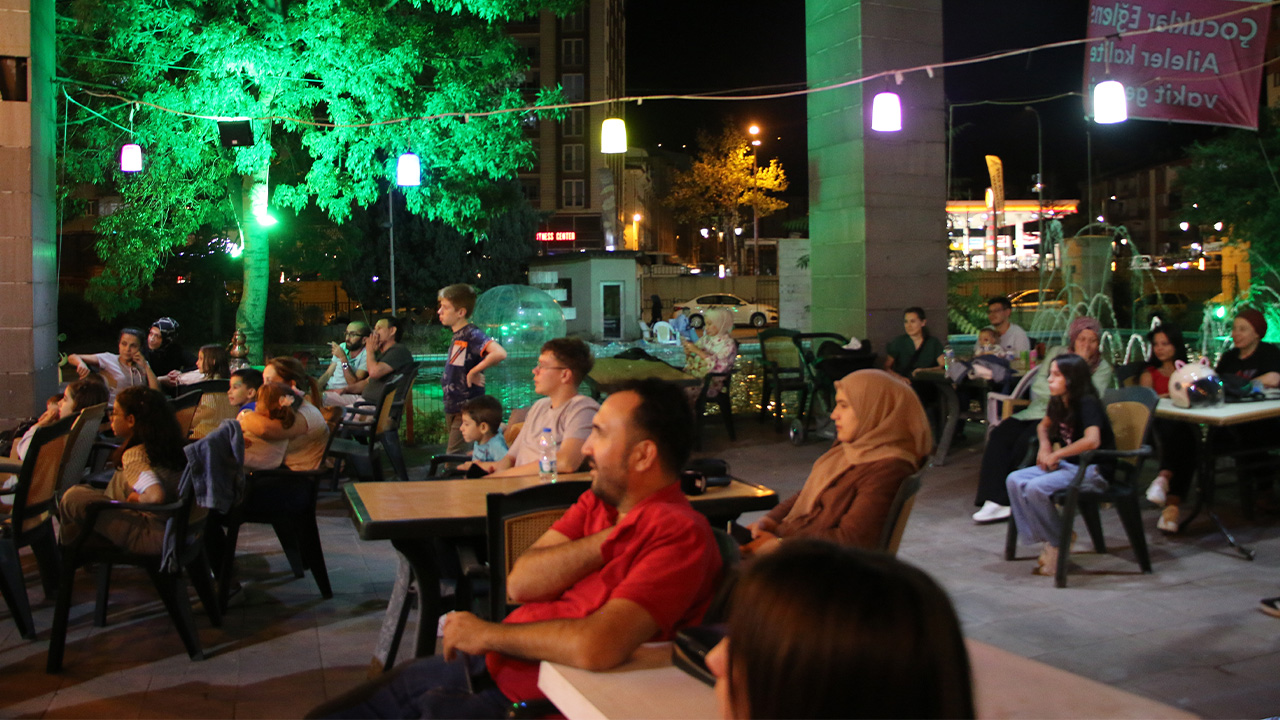 Kütahya Kent Park’ta Illüzyon Gösterisine Büyük Ilgi5