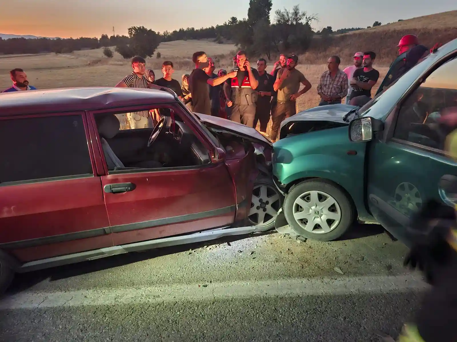 Kütahya'da Iki Araç Çarpıştı 2 Ölü, 1 Yaralı1 (1)