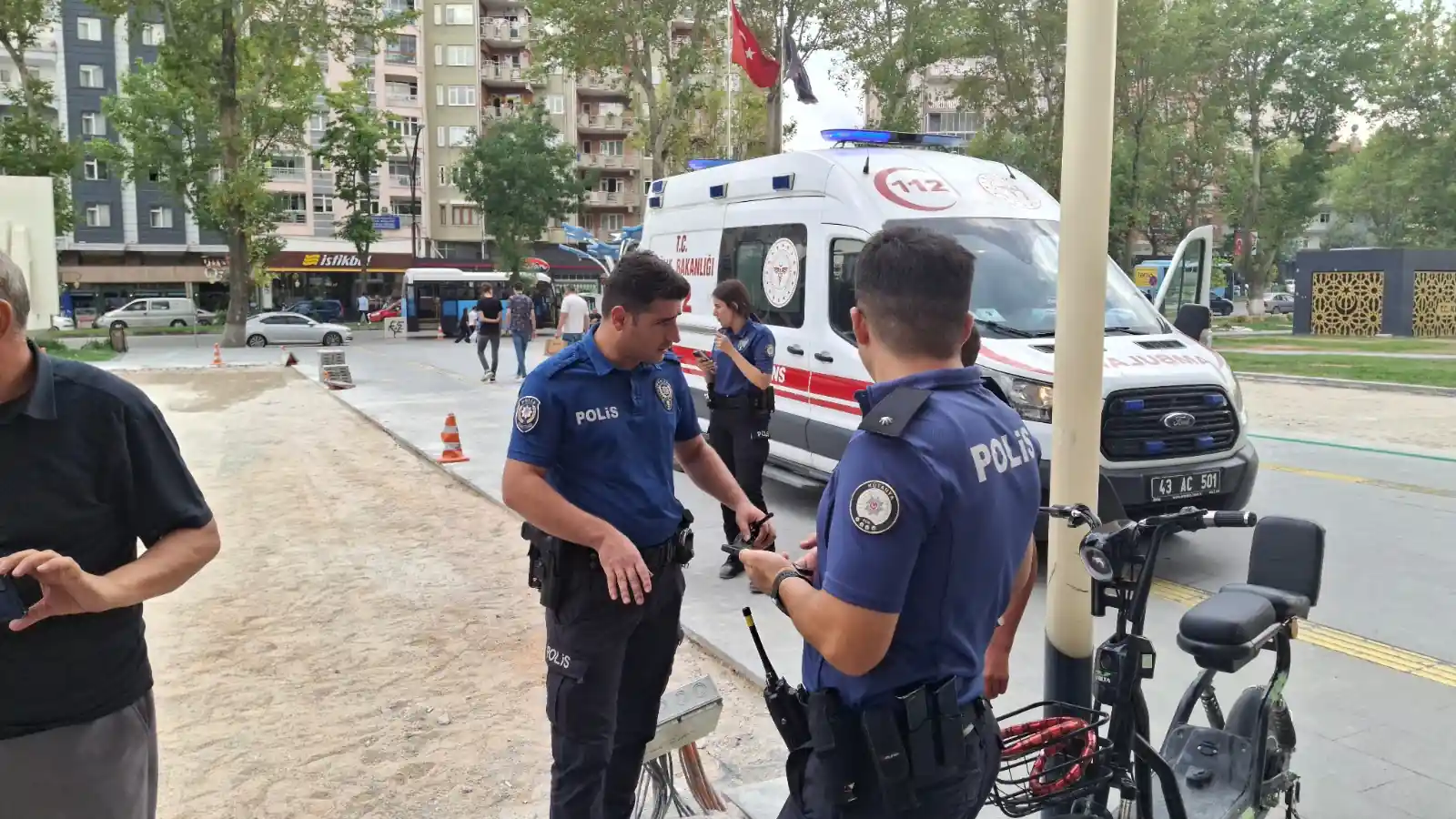 Kütahya'da Iki Çocuk, Başka Çocukların Bıçaklı Saldırısı Sonucu Yaralandı.