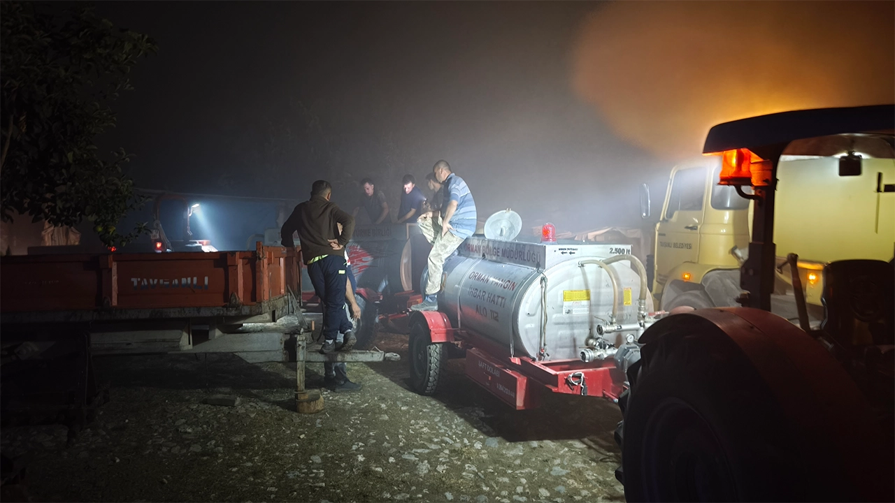 Kütahya'da Köydeki Yangında Evler Alevlere Teslim Oldu6