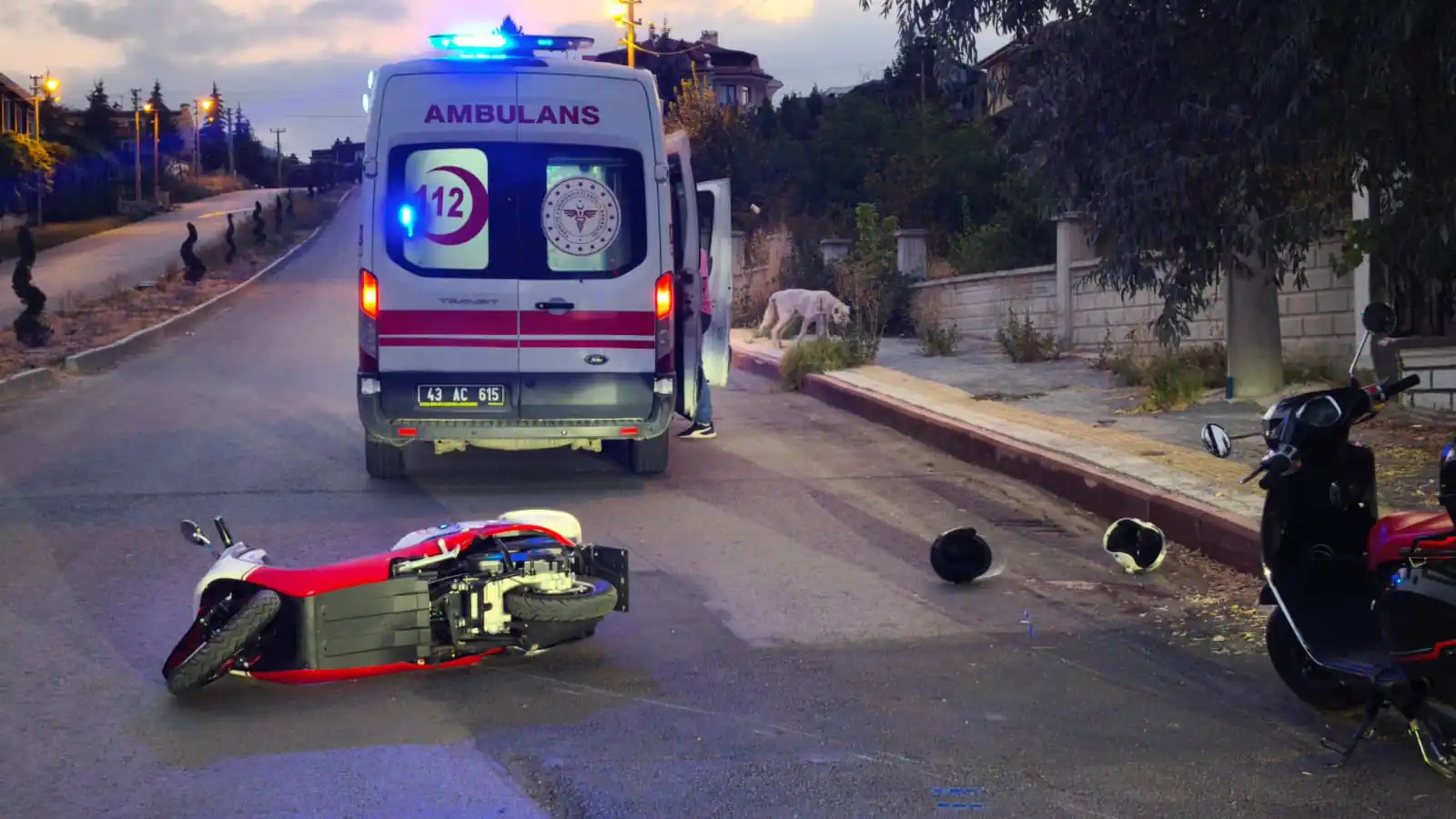 Kütahya'da Motosiklet Kazası, Kadın Sürücü Ağır Yaralı2