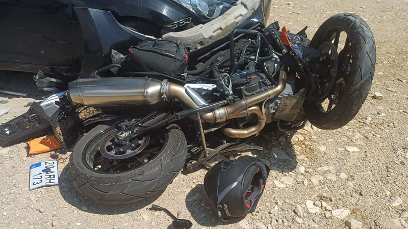 Kütahya’da Otomobil Ile Motosiklet Çarpıştı, 1 Yaralı (7)
