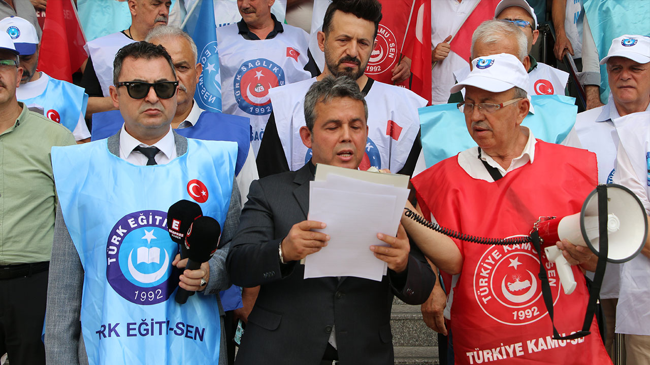 Kütahya’da Zammı Beğenmeyen Memurlar Bir Günlük Iş Bıraktı (2)