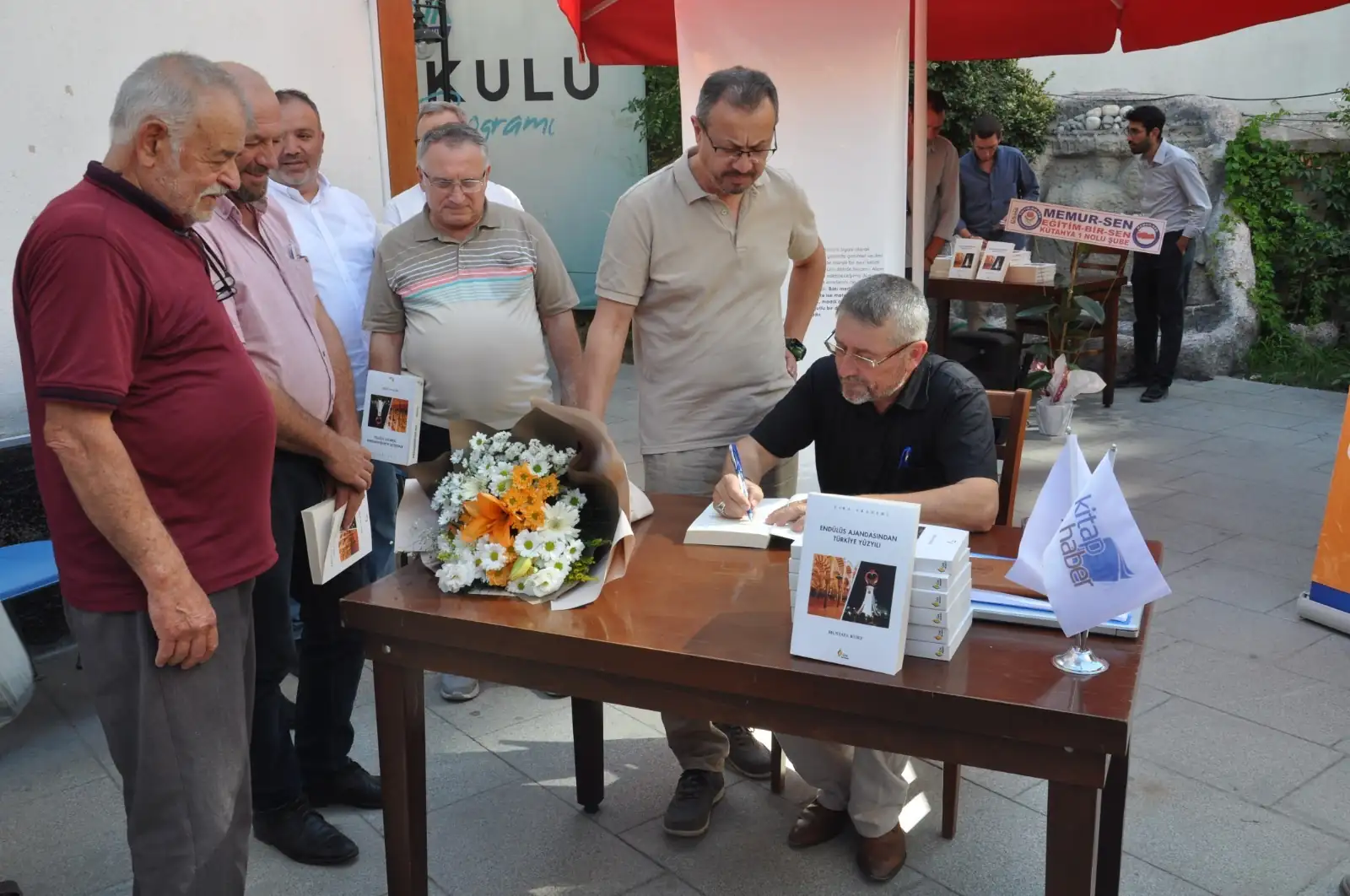 Kütahyalı Yazarı Kurt’un “Türkiye Yüzyılı” Kitabı Çıktı 3
