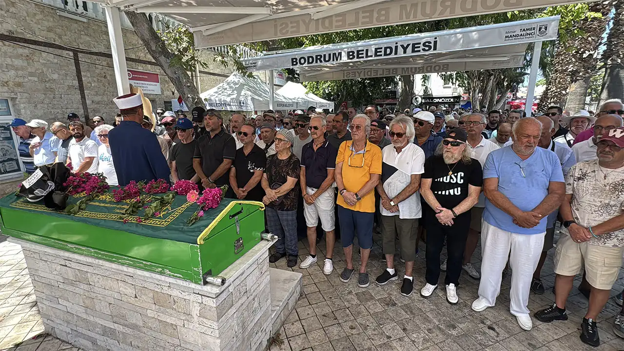 Müzisyen Selçuk Alagöz Bodrum'da Son Yolculuğuna Uğurlandı