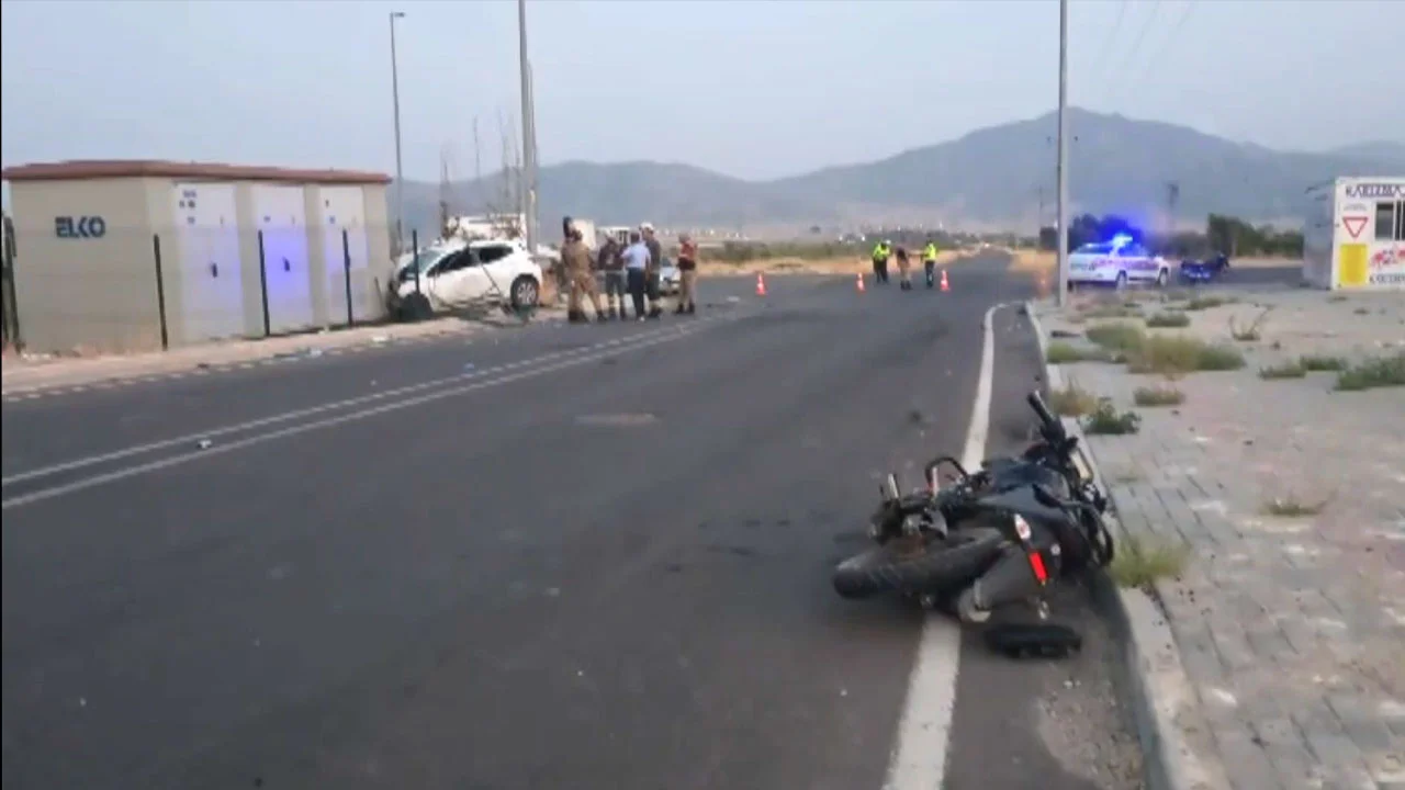 Otomobil Motosiklete Çarptı1 Ölü, 3 Yaralı1