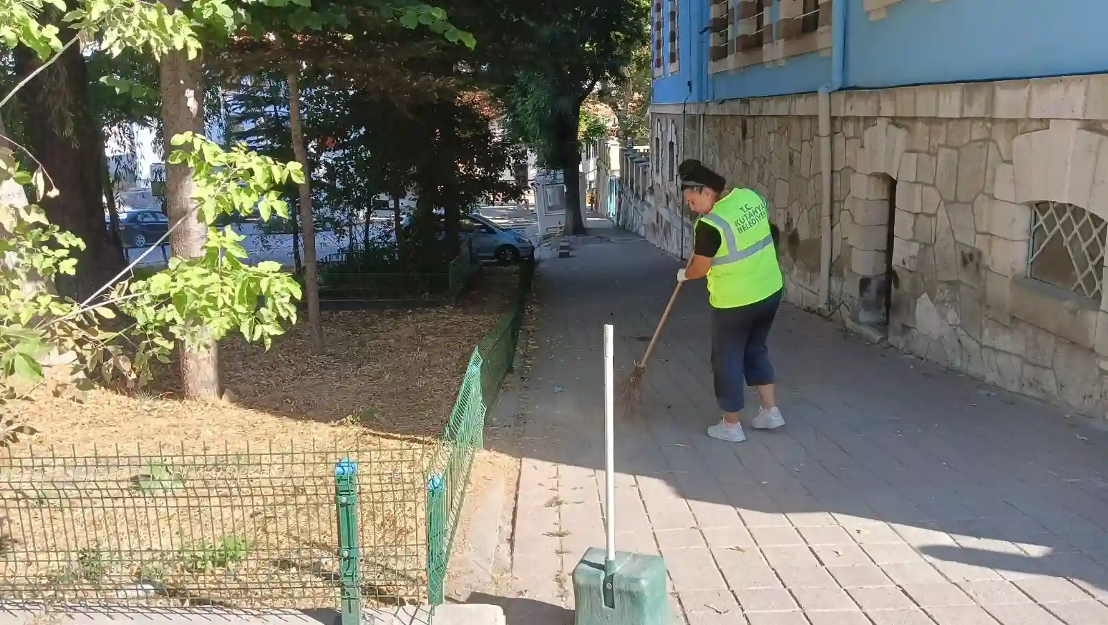 Saray Mahallesi Çevresinde Temizlik Çalışmaları Sürüyor (4)