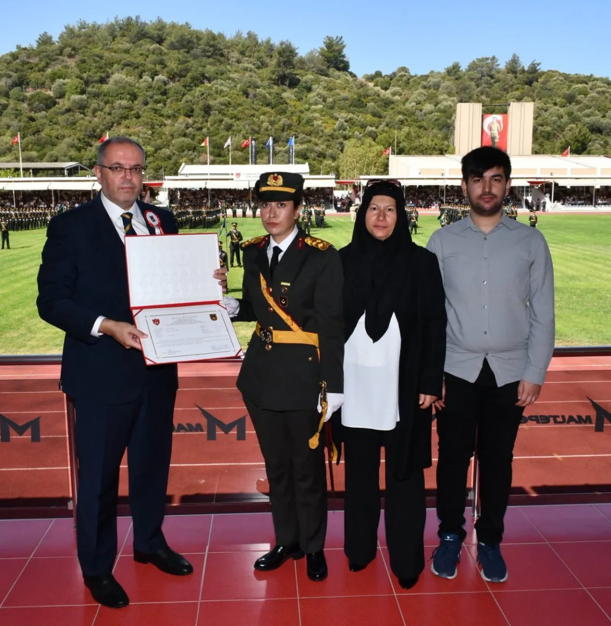 Şehit Ömer Halisdemir’in Kızı Elif Nur Teğmen Oldu1