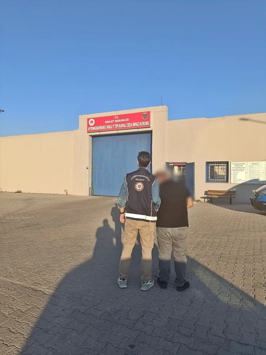 Aracının Bagajında Kaçak Göçmen Kaçıracaktı, Tutuklandı 1