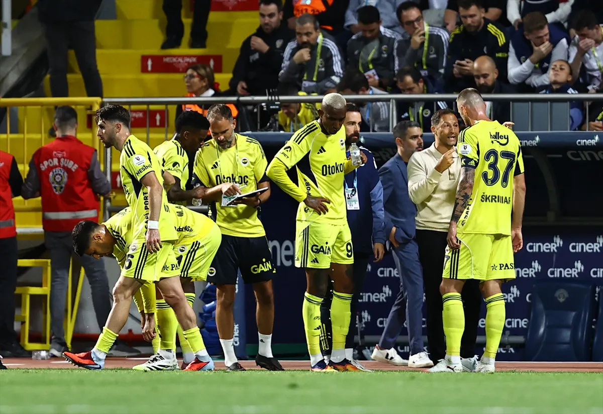 Domenico Tedesco, Fenerbahçe Taraftarından Özür Diledi1