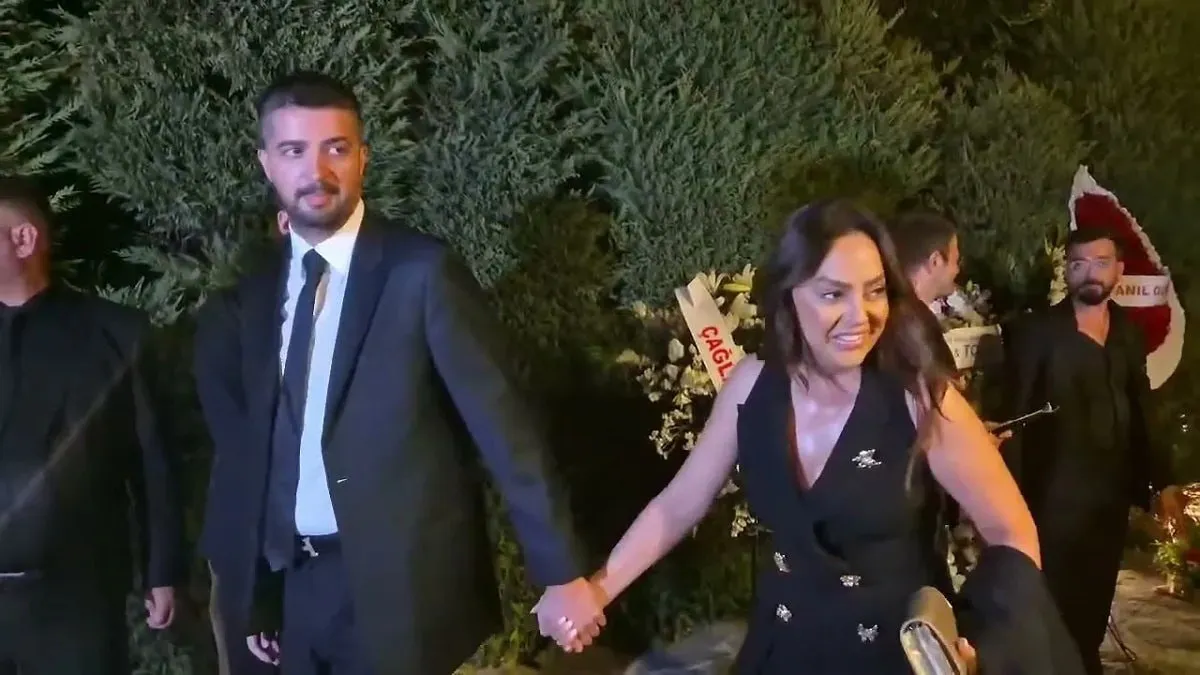 Ebru Gündeş Ve Murat Özdemir Boşanma Kararı Aldı1