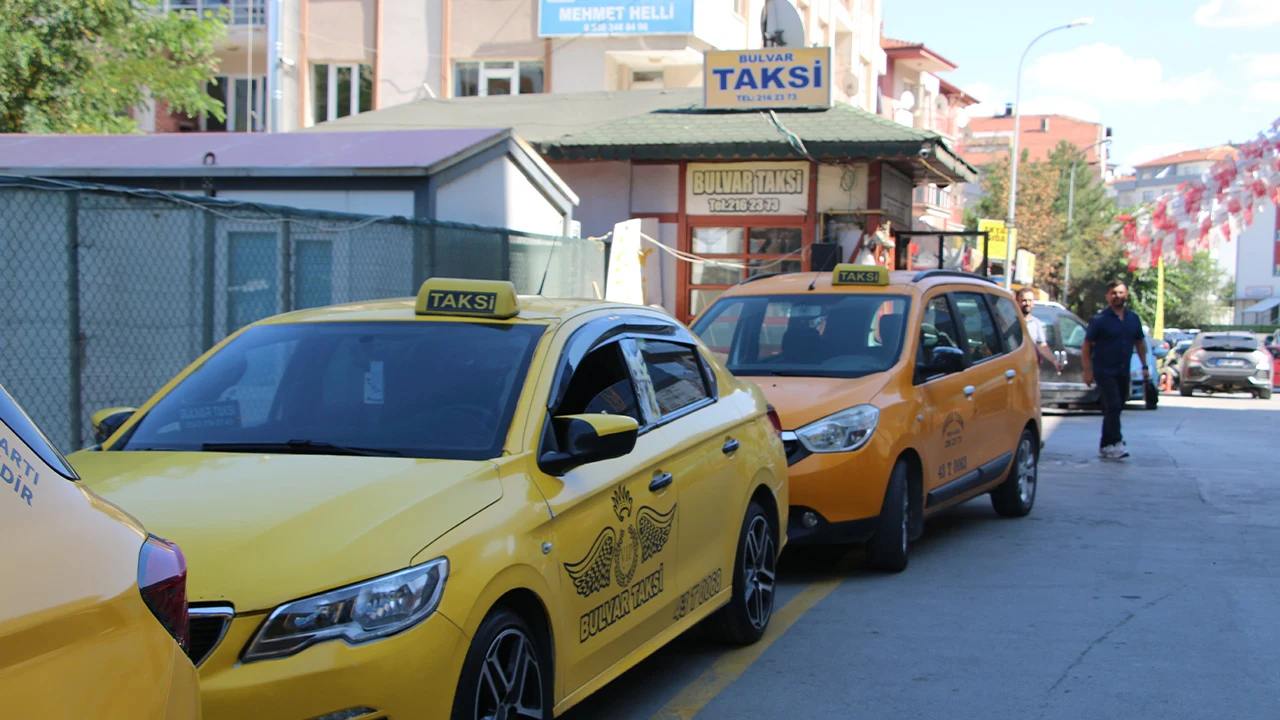 Eskişehir’den Gelen Korsan Taksici Kütahya’da Yakalandı5