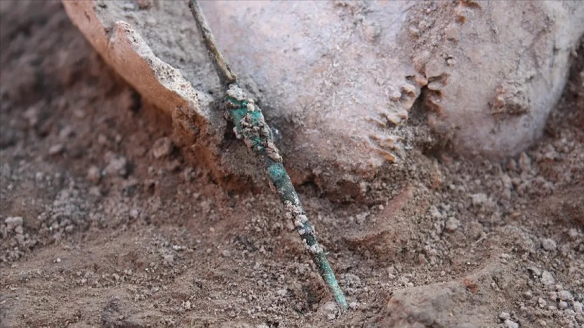 İkiztepe Höyüğü'nde Hediyeli Mezarlar Bulundu2