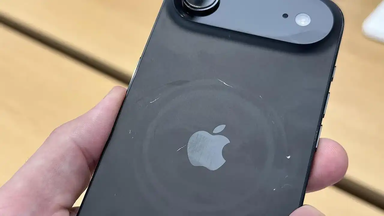 Iphone 17 Çabuk Çiziliyor Kullanıcılar Tepki Gösterdi1