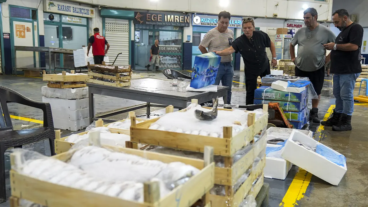 İzmir Su Ürünleri Hali’nin Tek Kadın Tüccarı Oldu1