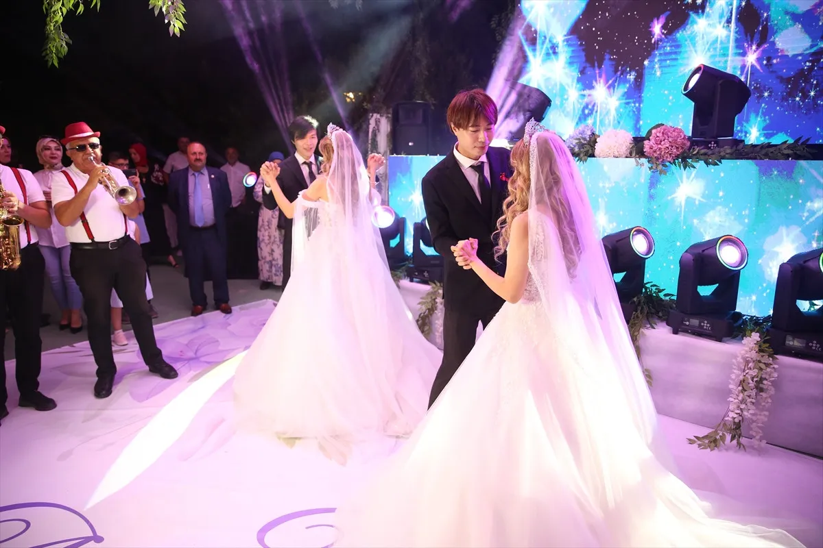 Kastamonulu Tek Yumurta Ikizleri Tayvanlı Kişilerle Evlendi2