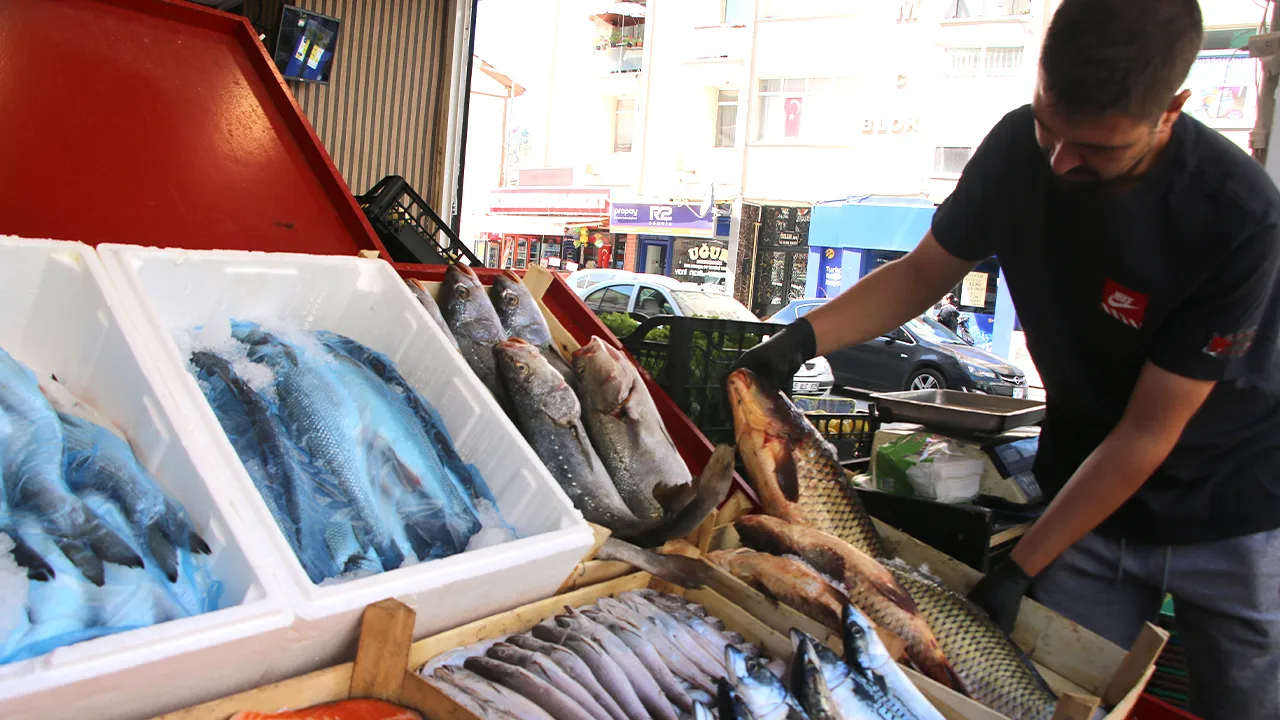 Kütahya Baba Mesleği Balıkçılıkta Kendi Işyerini Açtı 4