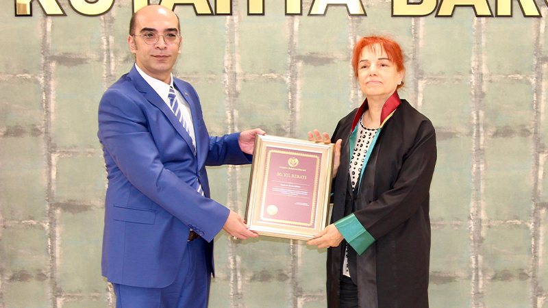 Kütahya Barosu Yarım Asırlık Avukatları Ödüllendirdi (9)