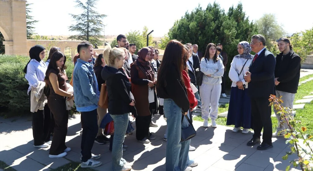 Kütahya Dpü’lü Öğrenciler Dumlupınar’da Ders Başı Yaptı