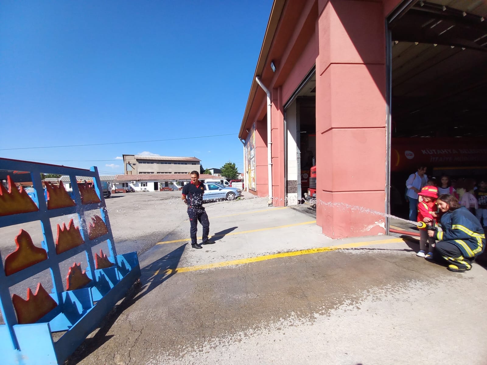 Kütahya’da Anaokulu Öğrencileri, Itfaiyeci Oldu (4)