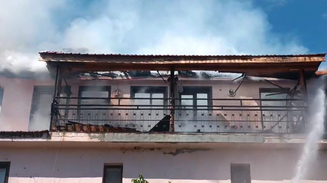 Kütahya'da Bir Köyde Gözleme Yaparken Evi Yaktılar5